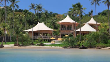 21 Beautiful Beachfront Hotels Around The World Cnn Travel