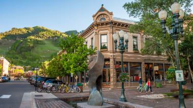 Aspen Colorado A Guide To Skiers Paradise Cnn Travel