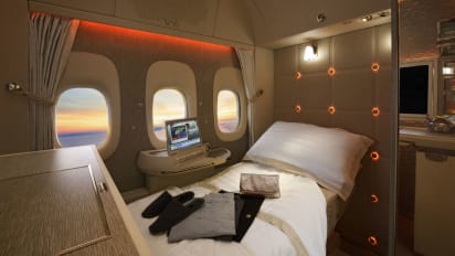 Emirates Designs Windowless Plane Would You Fly In One Cnn Travel