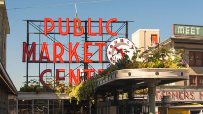 Pike Place Market What To Do At Seattle S Popular Gathering Spot