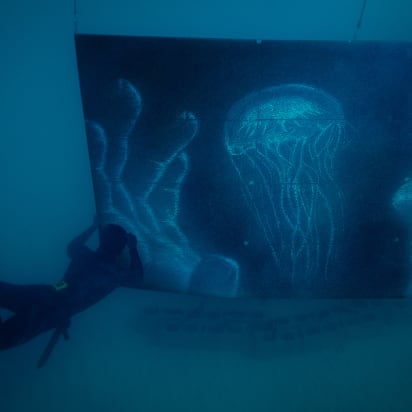Artist Sean Yoro Paints Stunning Underwater Murals Cnn Style