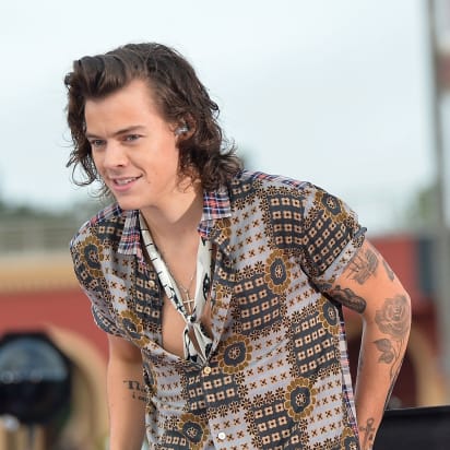 Harry Styles Birthday Looking Back At The Singer S Sartorial Evolution Cnn Style