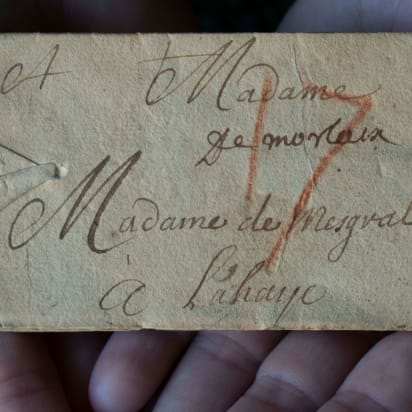 Scientists find way to read priceless letters sealed 300 years ago and never opened picture
