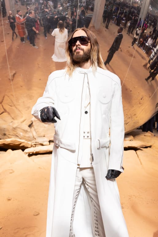 Jared Leto merr pjesë në shfaqjen Off-White më 2 Mars 2023.