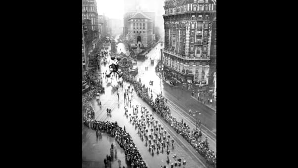 02 macy's parade balloons RESTRICTED