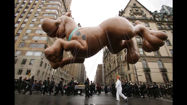 23 macy's parade balloons RESTRICTED