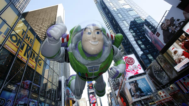 25 macy's parade balloons RESTRICTED