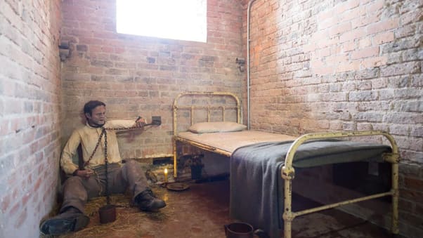 A number of accounts from the time detail how solitary confinement in the prison's punishment block was like "hell on Earth." Over 1,000 prisoners died on the island and were buried in mass unmarked graves.