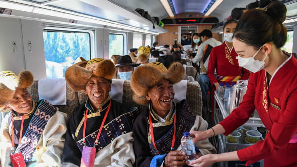 With the opening of Lhasa-Nyingchi Railway in Tibet, all 31 provinces in mainland China are covered by high-speed railways.