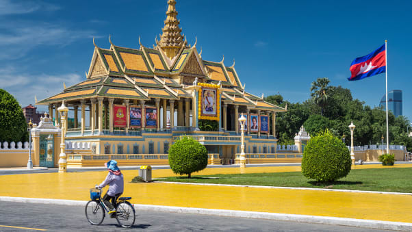 Phnom Penh's Royal Palace is accessible to Chinese travelers courtesy a new China Southern flight.