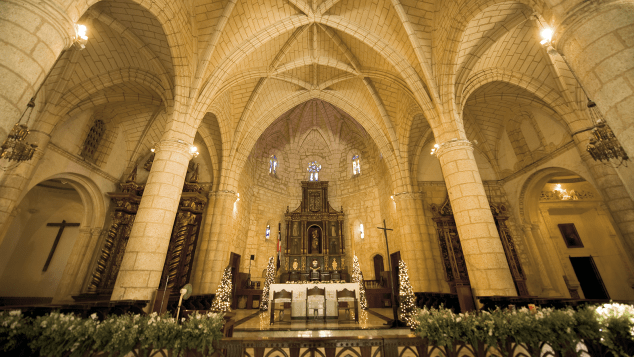 Dominican Republic beauty- santo domingo interior catedral primada 