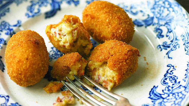 essential spanish dish Croquettes-pizarro