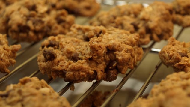 The chocolate chip cookie was invented by American chef Ruth Graves Wakefield in 1938.