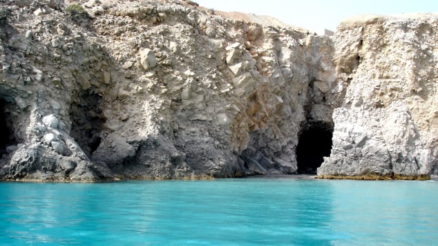 Best beaches Milos Greece Tsigrado
