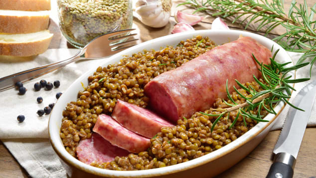 Cotechino con lenticchie is the yummy Italian pairing of sausage and lentils.