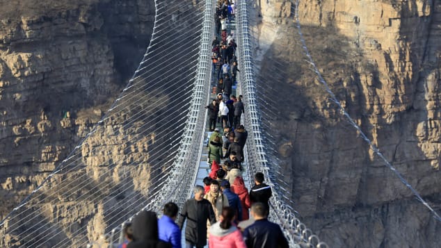 01 Hongyagu glass bridge RESTRICTED