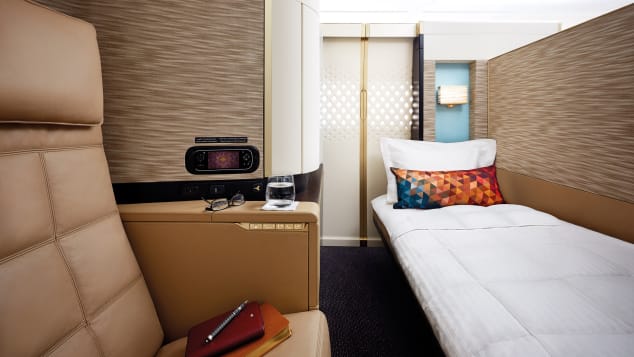 O 'Airbus A380' First Apartment 'da Etihad Airways possui uma poltrona e uma cama separada de 2 metros.
