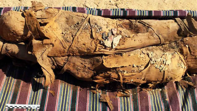 03 mummies Aswan hidden tomb