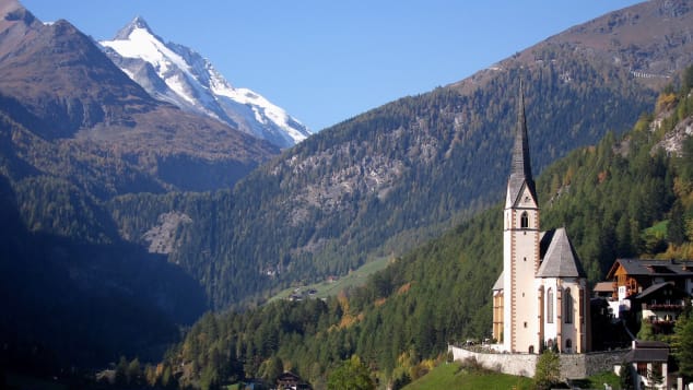 most-beautiful-places-in-austria----St.-Vincent's-Church-in-Heiligenblut-am-Grossglockner-