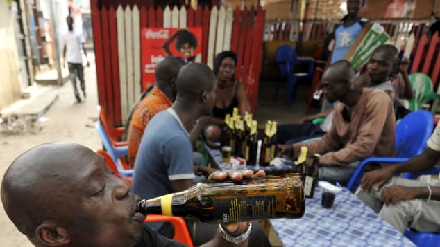 In Abidjan, enjoy people-watching as you drink a beer outside (typically 22-ounce servings are the norm) and just hang out. 