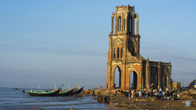 Abandoned-Sacred-Places-Trai-Tim-Church-Nam-Dinh-Vietnam