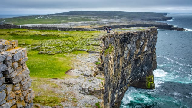  A European Capital of Culture for 2020, Galway is a rural land where artists are drawn by the sublime beauty of the rocky landscape. Shutterstock