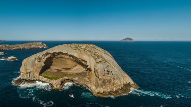 If you look closely, you can see a boat in the foreground, which shows the immense size of Skull Rock, off the coast of Victoria.