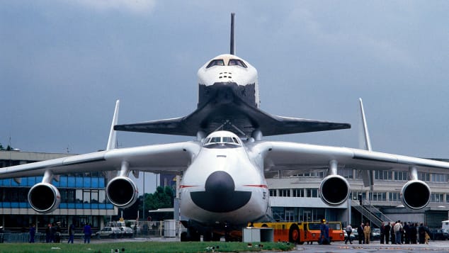 The AN-225 carrying the Buran space shuttle was the star of the 1989 Paris air show.