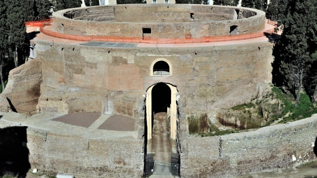 The Mausoleo di Augusto was the ancient world's largest circular tomb.