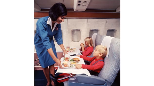 21-AMERICAN-AIRLINES-707-Kids-Meal-Service-CREDIT-AA