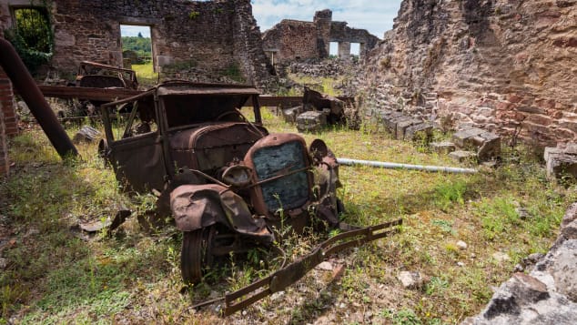 Fshati Oradour-sur-Glane ishte vendi i një masakre të tmerrshme gjatë Luftës së Dytë Botërore.