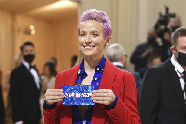 29 met gala red carpet 2021_Megan Rapinoe