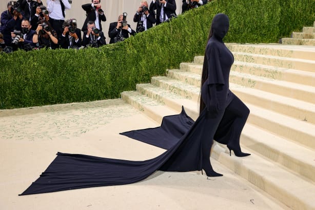 35 met gala red carpet 2021 Kim Kardashian