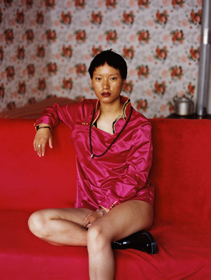 羅洋強大的女性肖像挑戰中國的性別規范