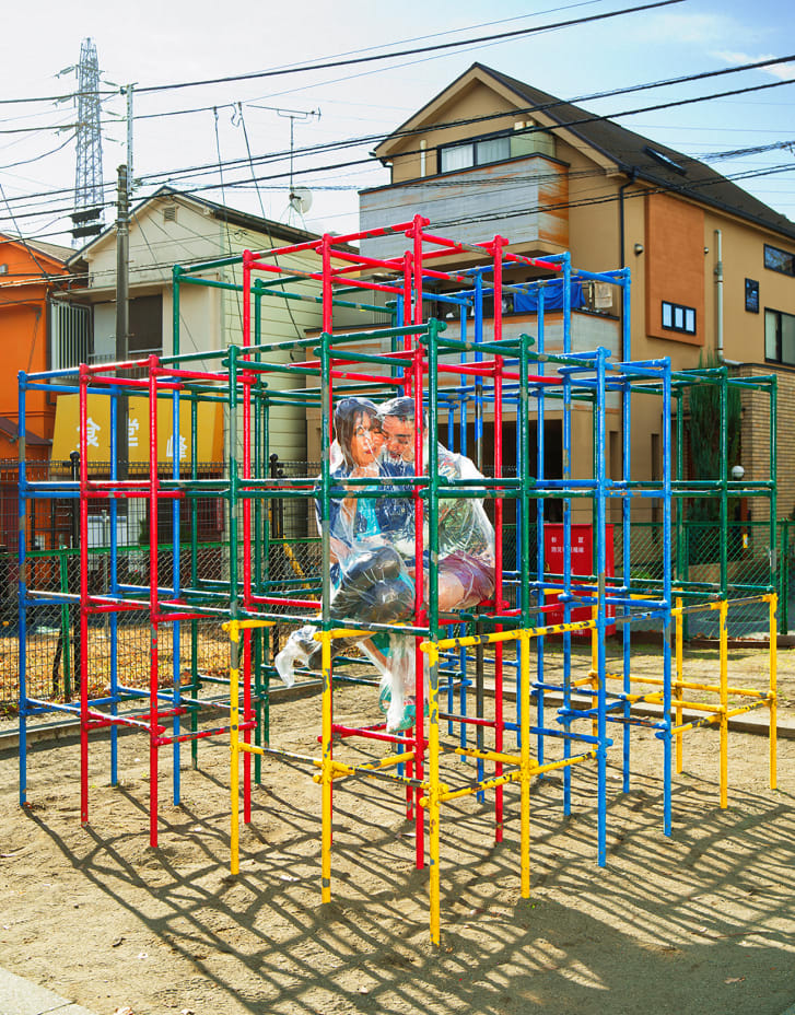 For his earlier series, "Flesh Love Returns," Kawaguchi asked couples to be photographed in places that were meaningful to them. 