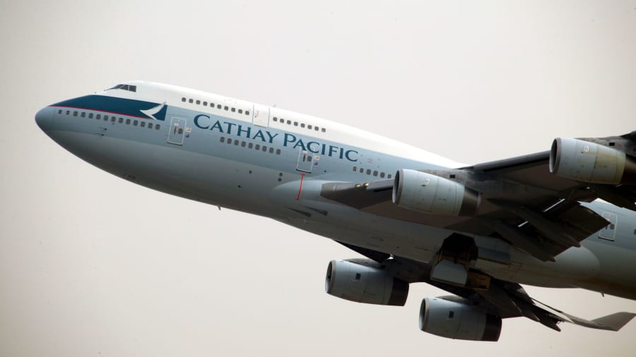 cathay pacific plane 747