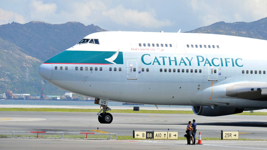 Quiz plane recycle 8 cathay pacific