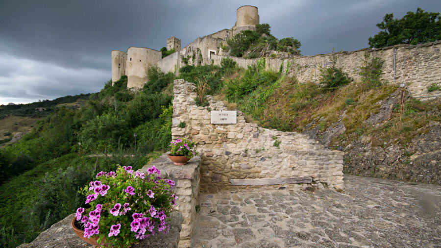 В Италии сдают в аренду замок за $100