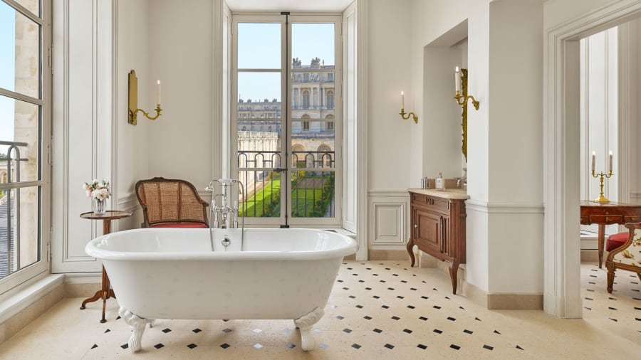 Le-Grand-Controle---Suite-Necker---Salle-de-bain-1_photo-credit-Renee-Kemps