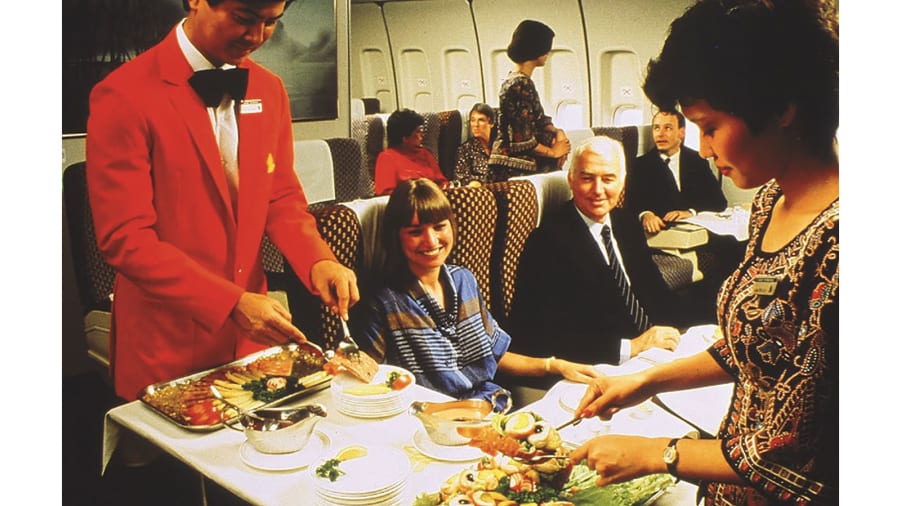 24-SINGAPORE-AIRLINES-1970s-INFLIGHT-DINING-CREDIT-SINGAPORE-AIRLINES