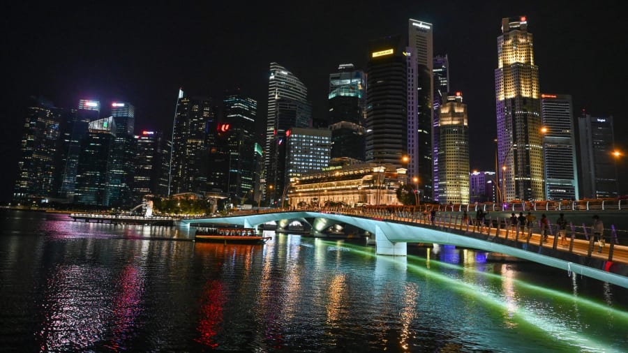 10 most expenisve cities sinapore 