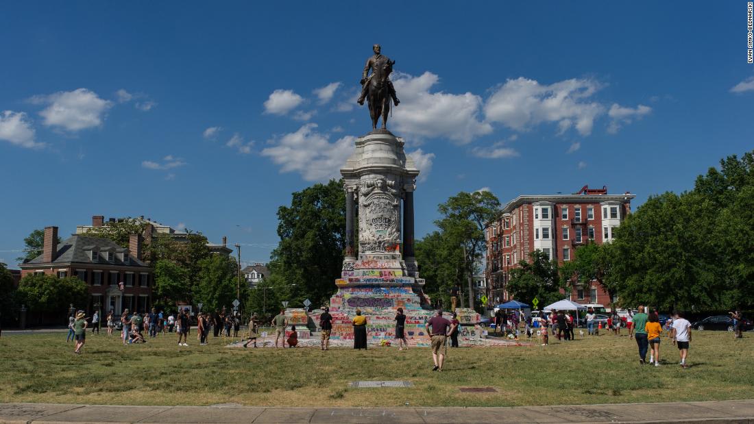 Six Virginia residents sue to keep Robert E. Lee statue aloft