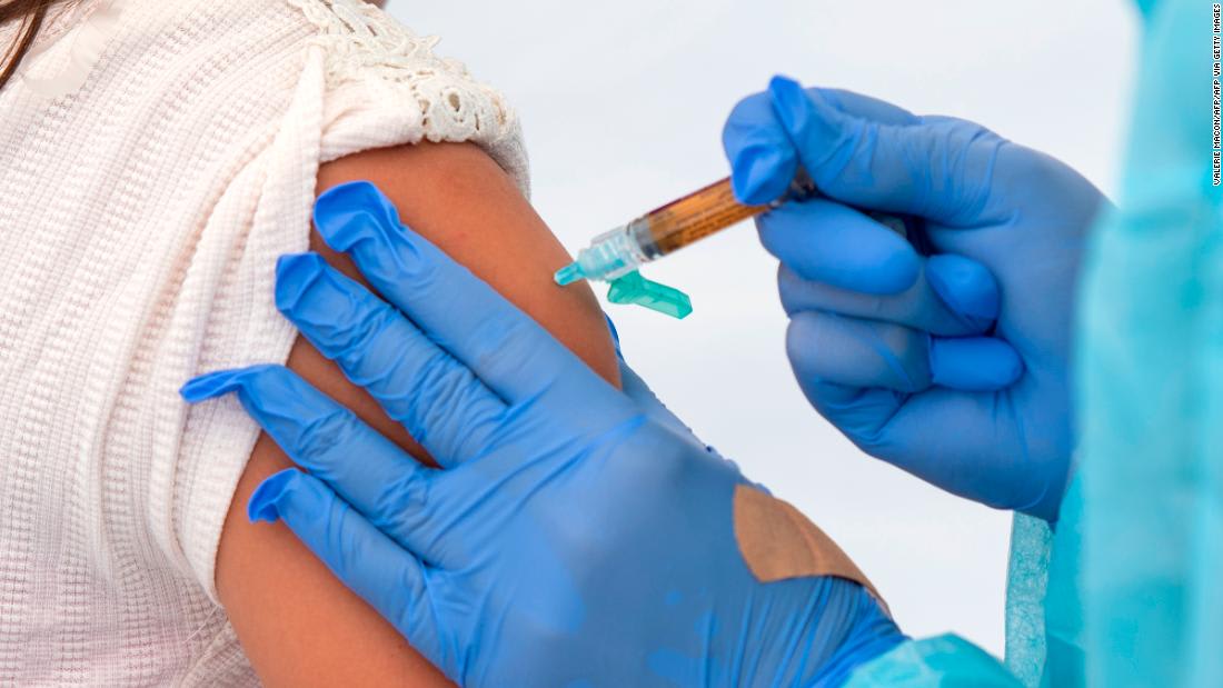 UK regulator approves Oxford/AstraZeneca coronavirus vaccine