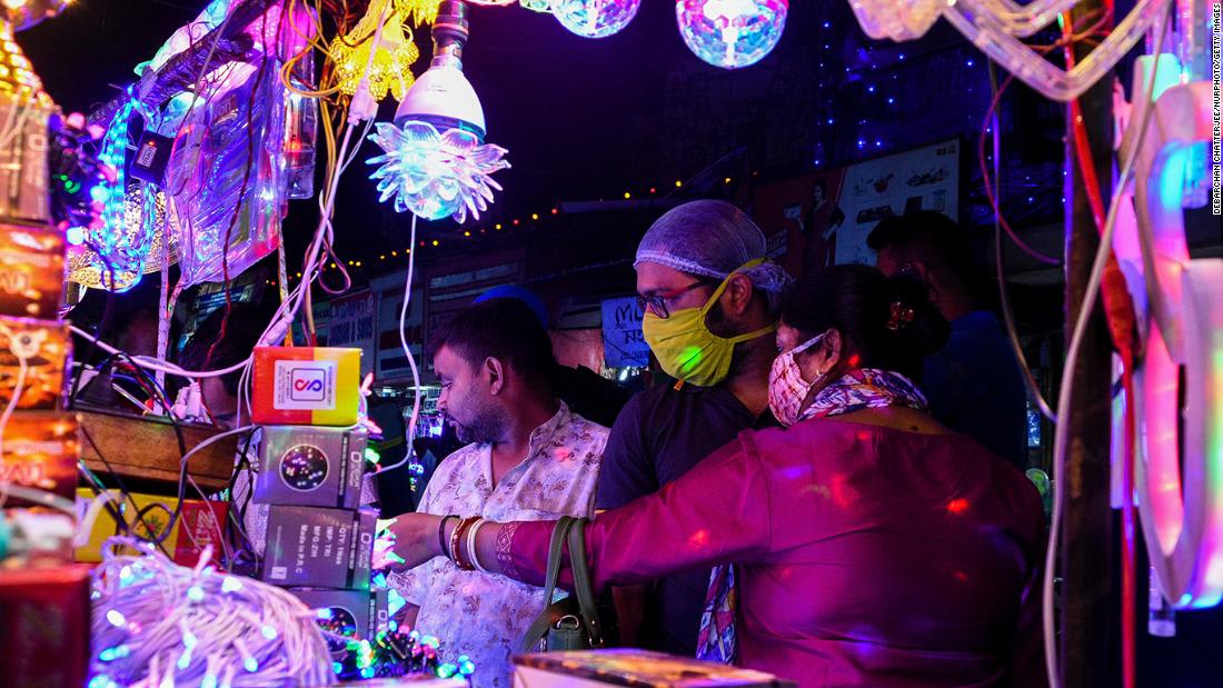 New Delhi prepares for Diwali during high levels of pollution and a pandemic