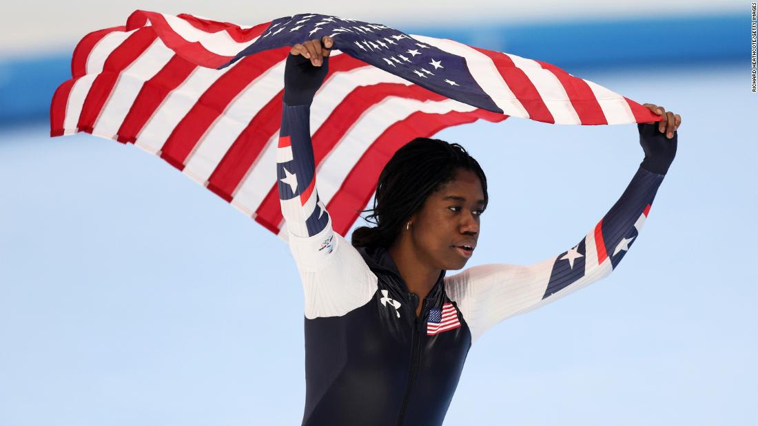 American Erin Jackson wins gold in women's 500m speed skating after nearly missing the Olympics