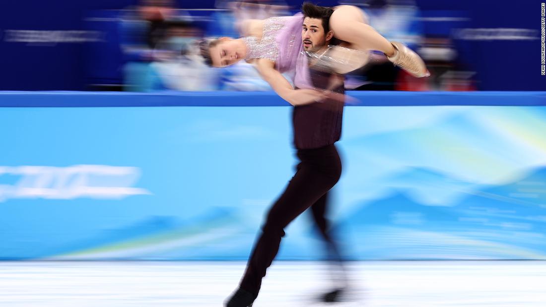 Why Olympic figure skaters don't get dizzy