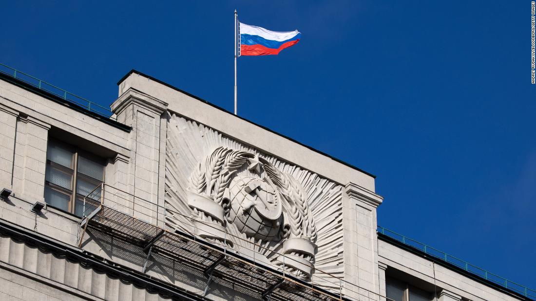 News outlets make difficult and varying decisions to navigate Russia's new media law