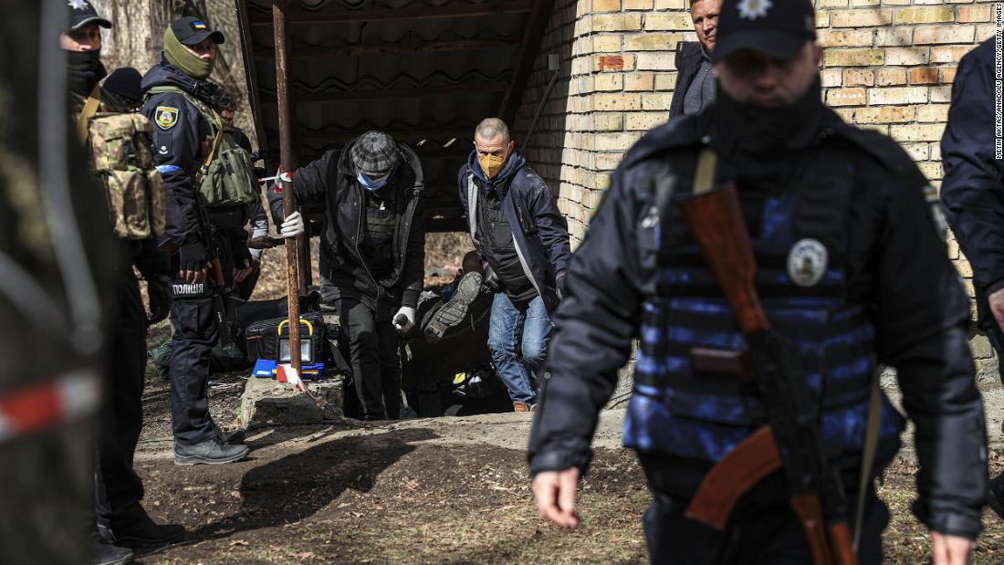 Pucha'da inşa edilen ve vurulan çürüyen cesetler, Rusya'nın Ukrayna'yı işgalinin korkunç gerçeğine işaret ediyor.