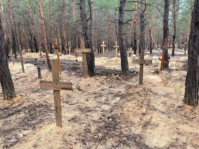 Ukrayna, İzium'daki toplu mezarlıkta bulunan bazı cesetlerin 'işkence belirtileri' gösterdiğini söylüyor |  CNN