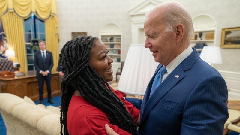 Inside Biden's agonizing decision to take a deal that freed Brittney Griner but left Paul Whelan in Russia | CNN Politics
